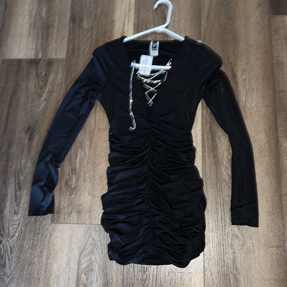 WindsorMesh Ruched Black Mini Dress 👗 - Picture 6 of 9